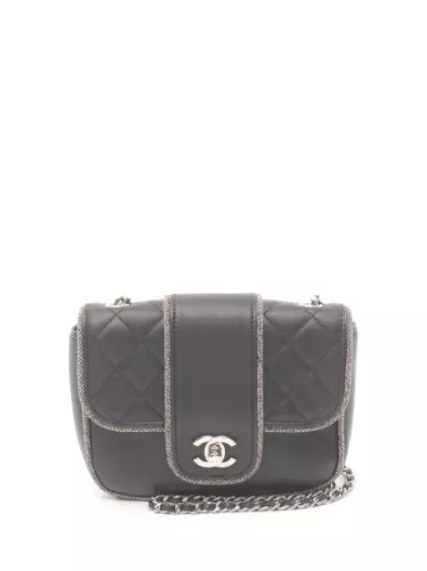 HOT SALE CHANEL 2019 CC turn-lock shoulder bag Women 0118