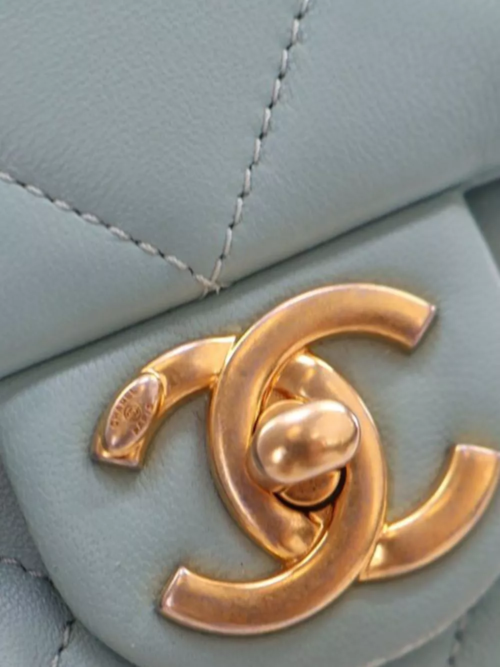 Affordable HOT SALE CHANEL 2019 Mini Lambskin In The Loop Flap satchel Women 0201